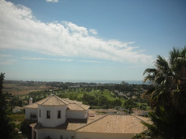5 sypialnia Willa na sprzedaż w Marbella z basenem garażem - 1 500 000 € (Ref: 10001503)