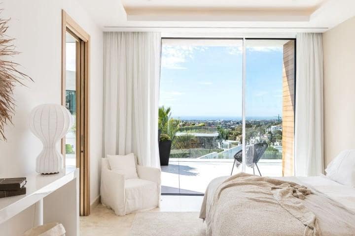 5 soverom Villa til salgs i Marbella med svømmebasseng garasje - € 2 795 000 (Ref: 10001504)