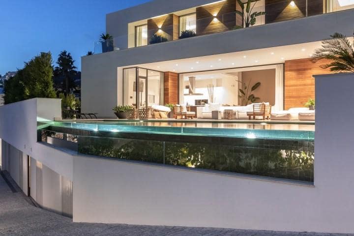 5 soverom Villa til salgs i Marbella med svømmebasseng garasje - € 2 795 000 (Ref: 10001504)