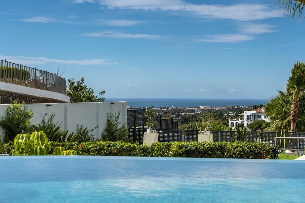 5 soverom Villa til salgs i Marbella med svømmebasseng garasje - € 2 795 000 (Ref: 10001504)