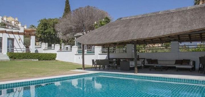 5 quarto Moradia para venda em Marbella com piscina garagem - 2 495 000 € (Ref: 10001508)