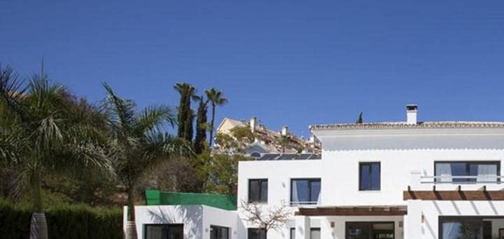 5 quarto Moradia para venda em Marbella com piscina garagem - 2 495 000 € (Ref: 10001508)