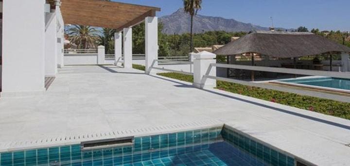 5 quarto Moradia para venda em Marbella com piscina garagem - 2 495 000 € (Ref: 10001508)