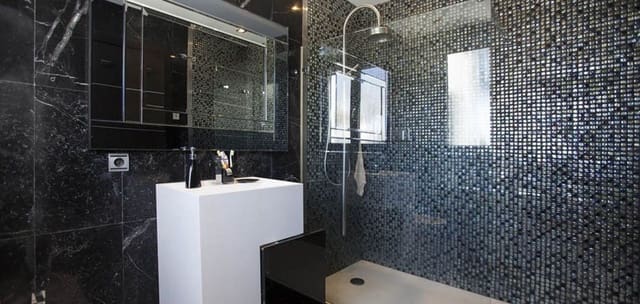 5 quarto Moradia para venda em Marbella com piscina garagem - 2 495 000 € (Ref: 10001508)