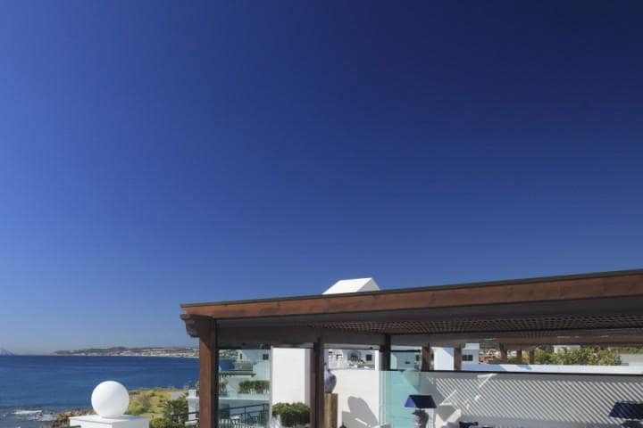 2 soverom Leilighet til salgs i Estepona med svømmebasseng garasje - € 900 000 (Ref: 10001511)