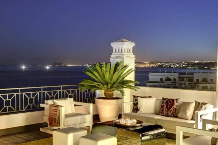 2 soverom Leilighet til salgs i Estepona med svømmebasseng garasje - € 900 000 (Ref: 10001511)