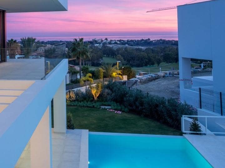 Chalet de 4 habitaciones en Benahavís en venta con piscina garaje - 2.000.000 € (Ref: 10001516)