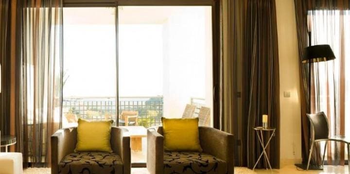 2 bedroom Apartment for sale in Benahavis with pool - € 350,000 (Ref: 10001519)