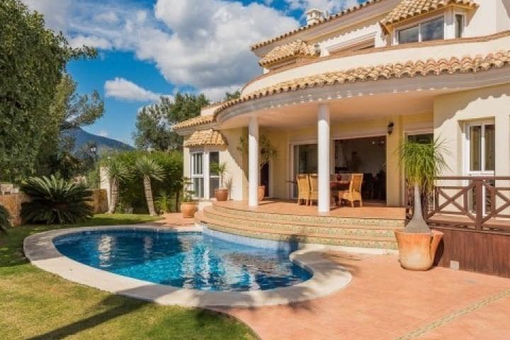 4 slaapkamer Villa te koop in Marbella met zwembad garage - € 1.195.000 (Ref: 10001520)