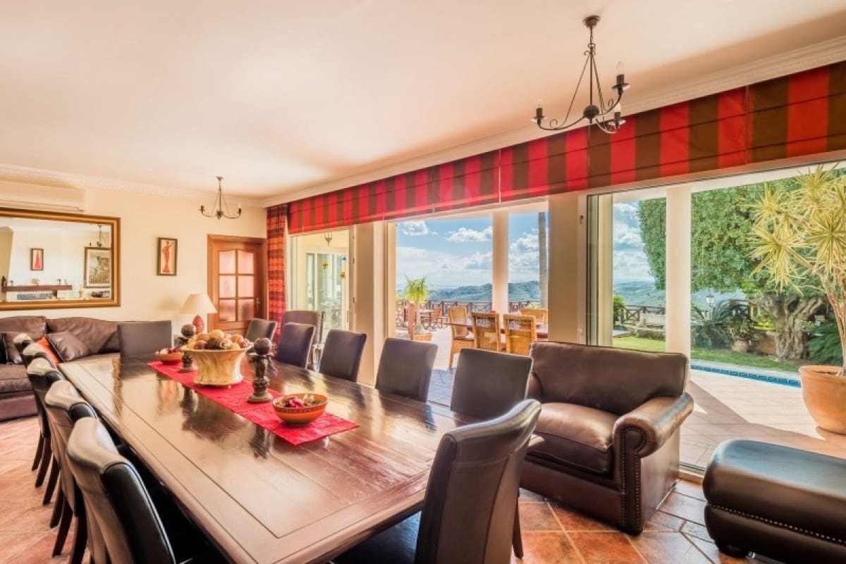 4 slaapkamer Villa te koop in Marbella met zwembad garage - € 1.195.000 (Ref: 10001520)