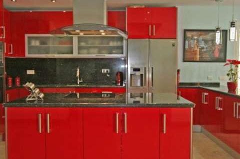 4 slaapkamer Villa te koop in Marbella met zwembad garage - € 1.000.000 (Ref: 10001521)