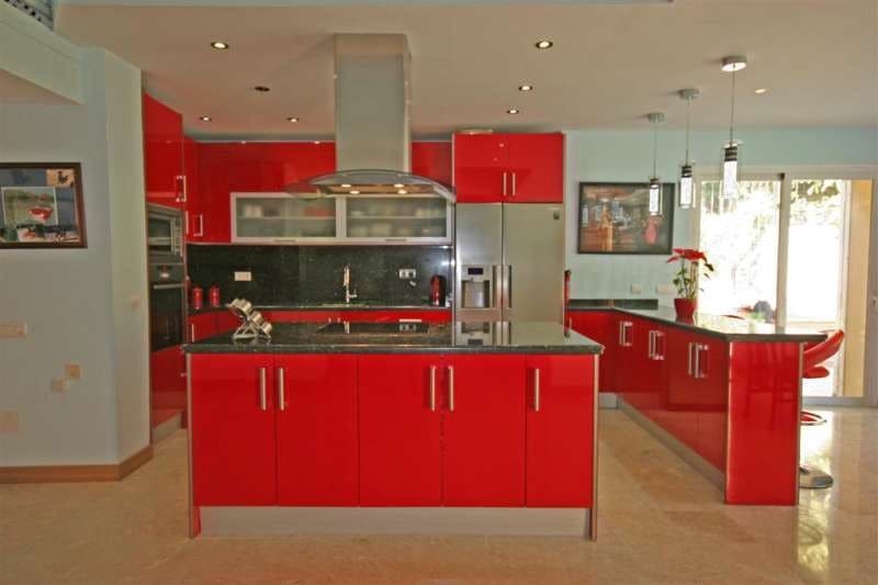 4 slaapkamer Villa te koop in Marbella met zwembad garage - € 1.000.000 (Ref: 10001521)
