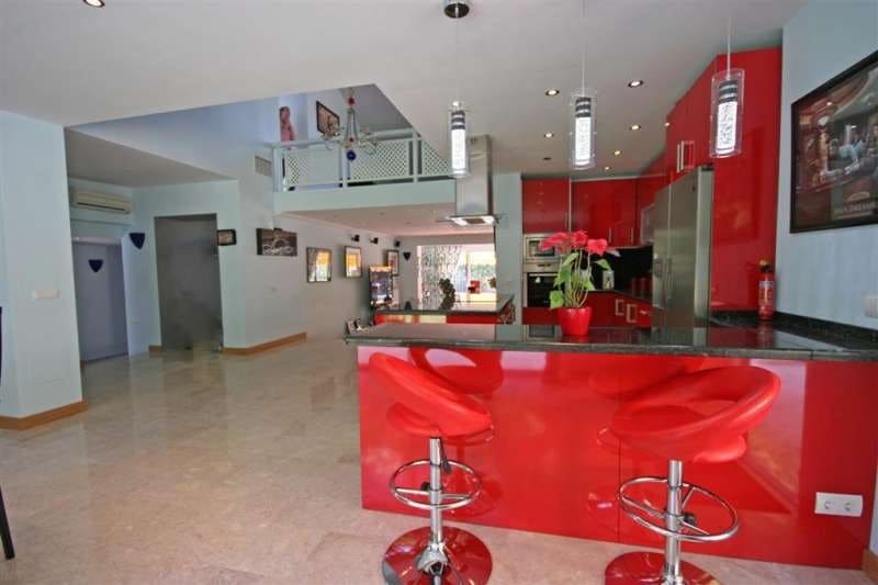 4 slaapkamer Villa te koop in Marbella met zwembad garage - € 1.000.000 (Ref: 10001521)