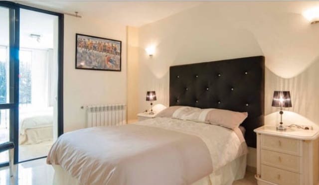 4 slaapkamer Villa te koop in Marbella met zwembad garage - € 1.000.000 (Ref: 10001521)