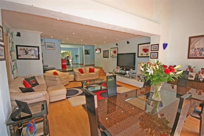 4 slaapkamer Villa te koop in Marbella met zwembad garage - € 1.000.000 (Ref: 10001521)