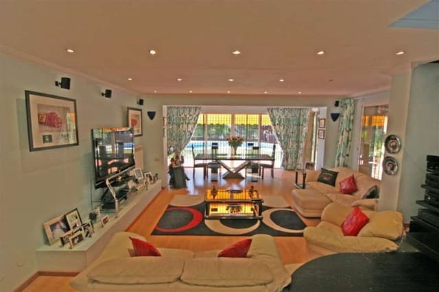 4 slaapkamer Villa te koop in Marbella met zwembad garage - € 1.000.000 (Ref: 10001521)