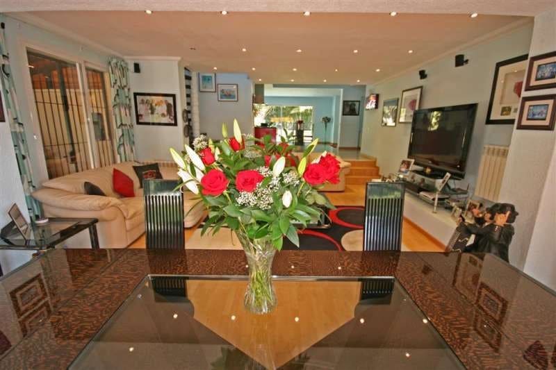 4 slaapkamer Villa te koop in Marbella met zwembad garage - € 1.000.000 (Ref: 10001521)