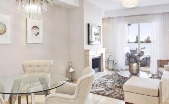 Apartamento de 2 habitaciones en Marbella en venta con piscina garaje - 374.000 € (Ref: 10001522)