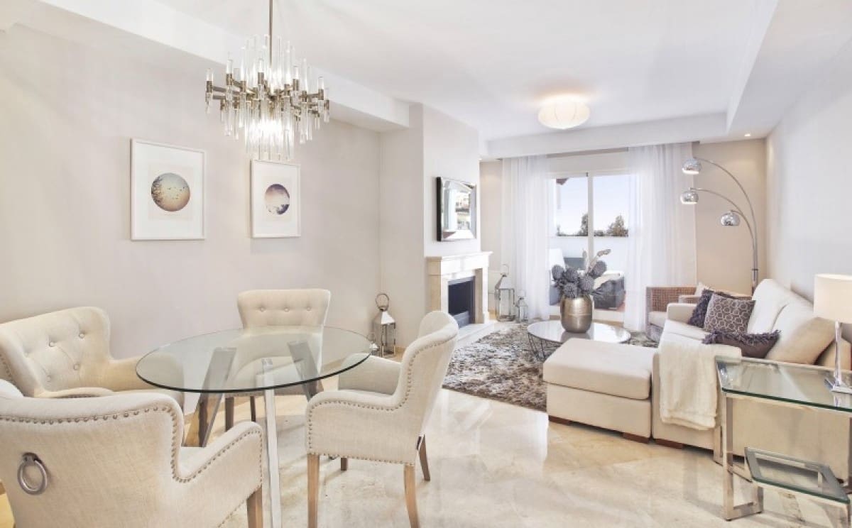 Apartamento de 2 habitaciones en Marbella en venta con piscina garaje - 374.000 € (Ref: 10001522)