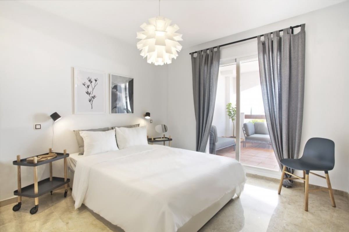 Apartamento de 2 habitaciones en Marbella en venta con piscina garaje - 374.000 € (Ref: 10001522)