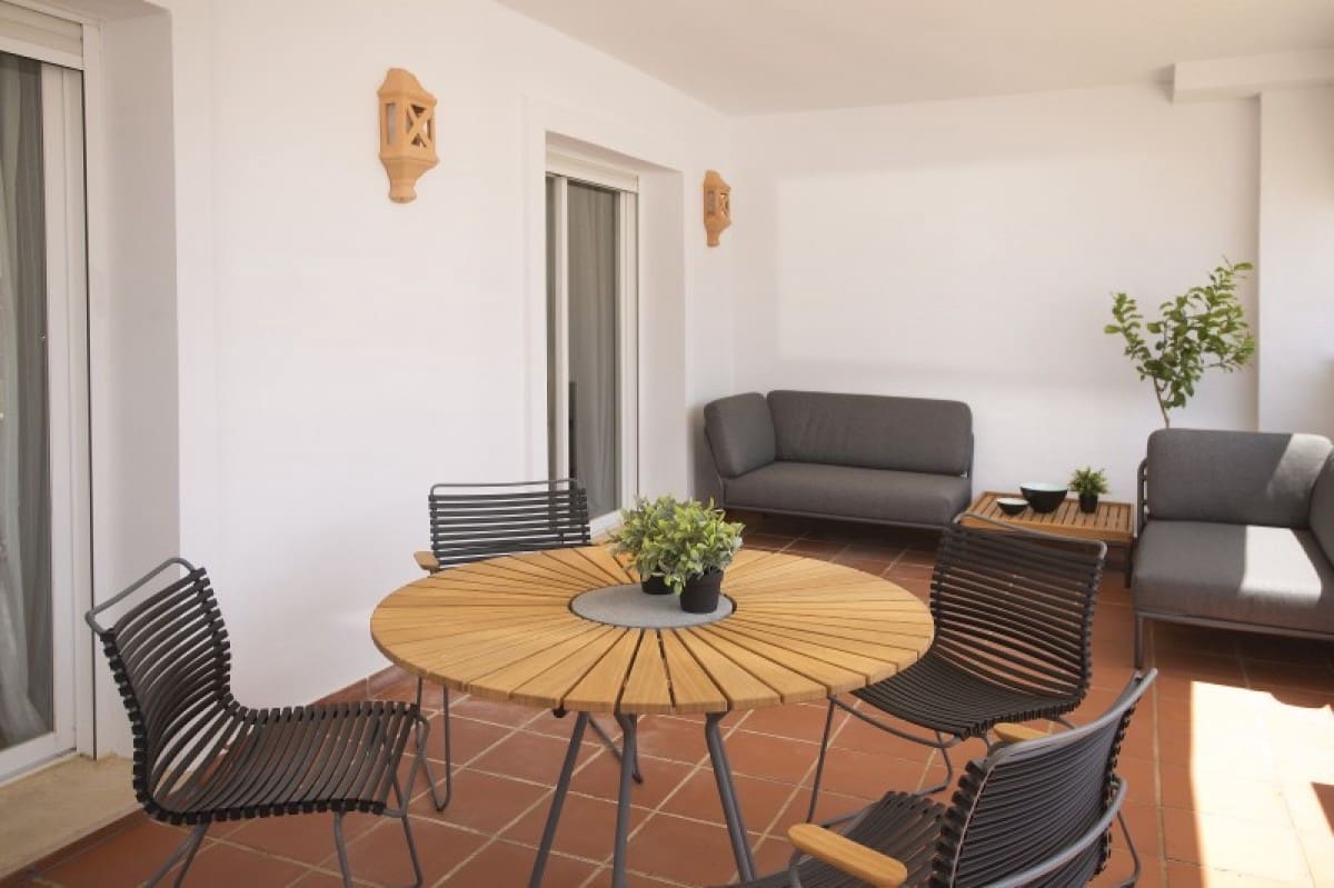 Apartamento de 2 habitaciones en Marbella en venta con piscina garaje - 374.000 € (Ref: 10001522)