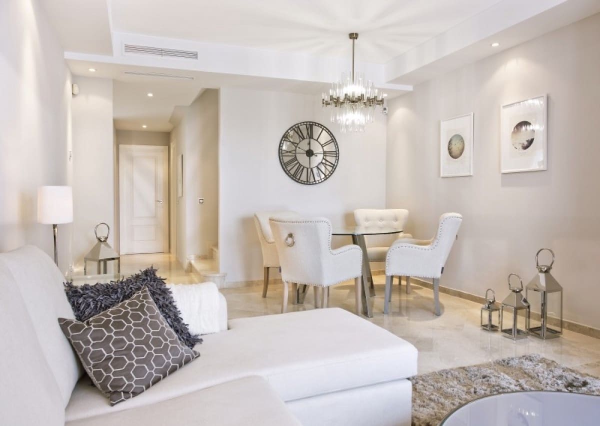 Apartamento de 2 habitaciones en Marbella en venta con piscina garaje - 374.000 € (Ref: 10001522)