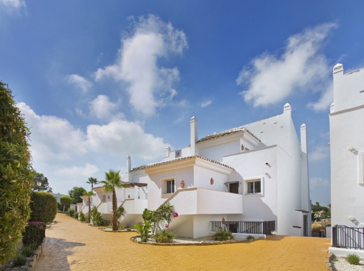 Apartamento de 2 habitaciones en Marbella en venta con piscina garaje - 374.000 € (Ref: 10001522)