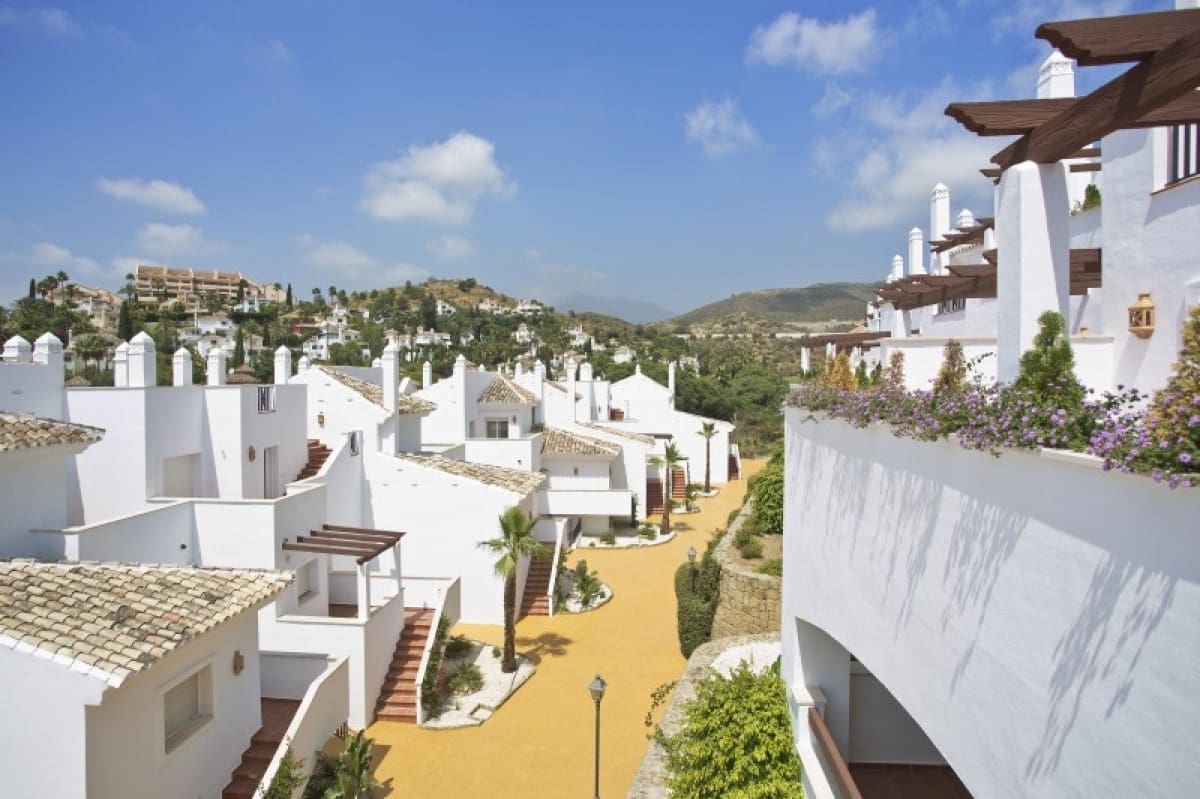 Apartamento de 2 habitaciones en Marbella en venta con piscina garaje - 374.000 € (Ref: 10001522)