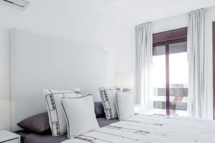 4 Zimmer Apartment zu verkaufen in Marbella mit Pool - 450.000 € (Ref: 10001523)