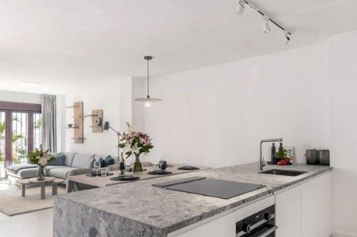 4 Zimmer Apartment zu verkaufen in Marbella mit Pool - 450.000 € (Ref: 10001523)