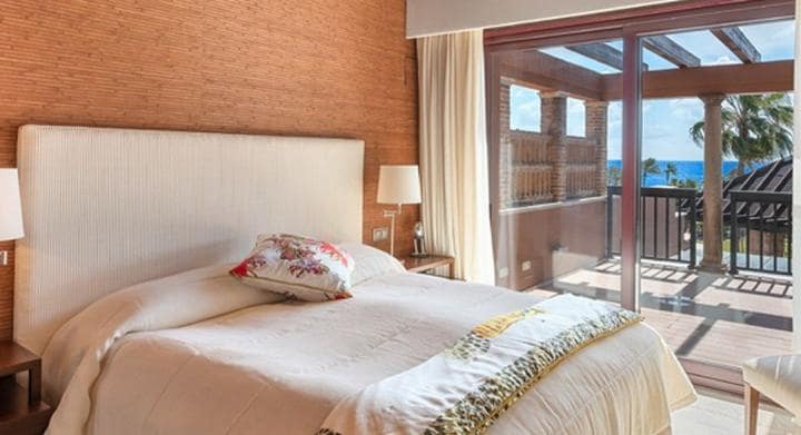 3 bedroom Penthouse for sale in Marbella with pool garage - € 1,595,000 (Ref: 10001524)