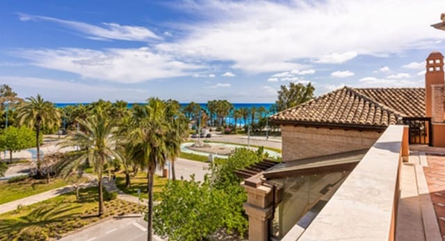 3 bedroom Penthouse for sale in Marbella with pool garage - € 1,595,000 (Ref: 10001524)