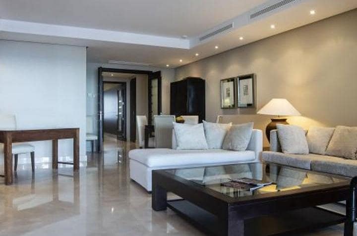 Apartamento de 2 habitaciones en Puerto Banus en venta con piscina garaje - 1.790.000 € (Ref: 10001525)