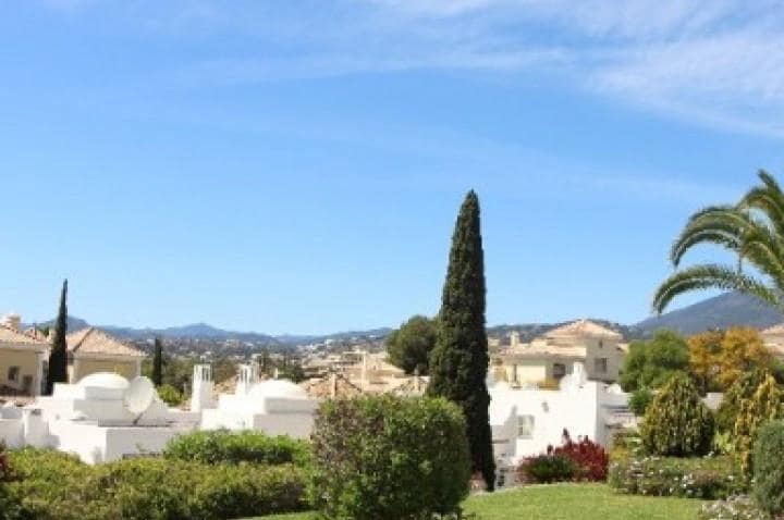 Casa de 4 habitaciones en Marbella en venta con piscina - 490.000 € (Ref: 10001528)