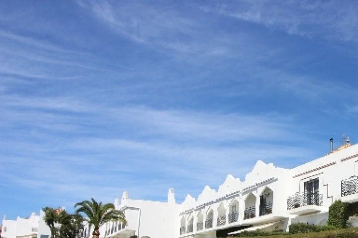 Casa de 4 habitaciones en Marbella en venta con piscina - 490.000 € (Ref: 10001528)