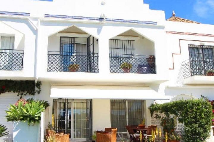Casa de 4 habitaciones en Marbella en venta con piscina - 490.000 € (Ref: 10001528)
