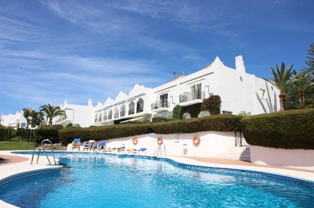 Casa de 4 habitaciones en Marbella en venta con piscina - 490.000 € (Ref: 10001528)