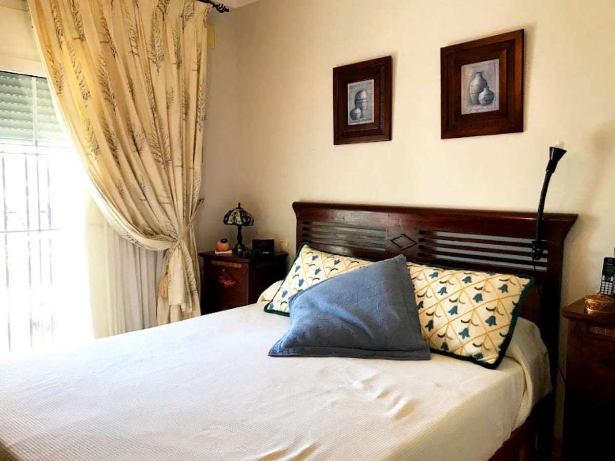 Casa de 4 habitaciones en Marbella en venta con piscina - 490.000 € (Ref: 10001528)
