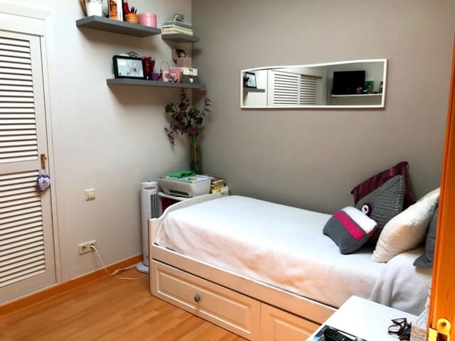 Casa de 4 habitaciones en Marbella en venta con piscina - 490.000 € (Ref: 10001528)