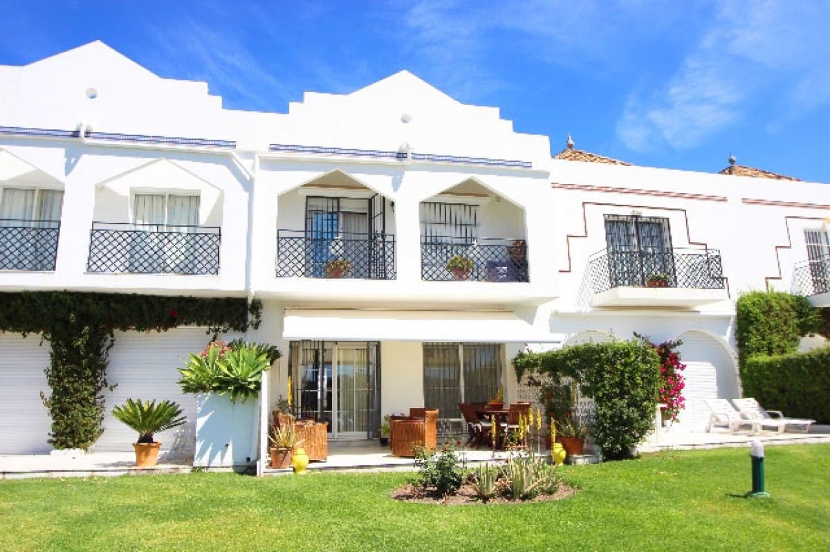Casa de 4 habitaciones en Marbella en venta con piscina - 490.000 € (Ref: 10001528)