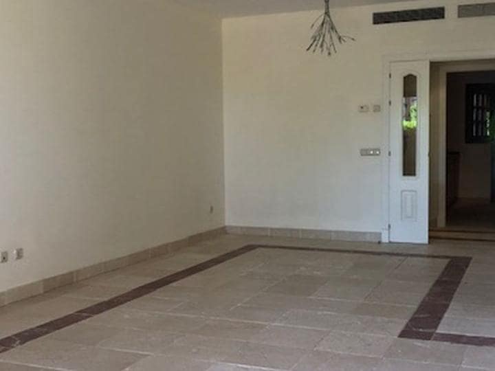 2 quarto Apartamento para venda em Estepona com piscina garagem - 299 000 € (Ref: 10001529)