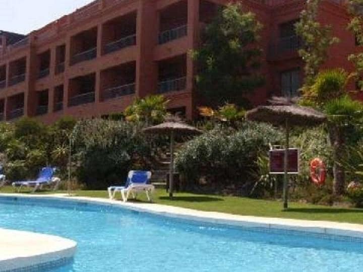 2 quarto Apartamento para venda em Estepona com piscina garagem - 299 000 € (Ref: 10001529)