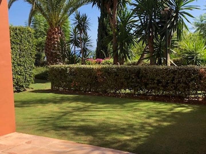 2 quarto Apartamento para venda em Estepona com piscina garagem - 299 000 € (Ref: 10001529)