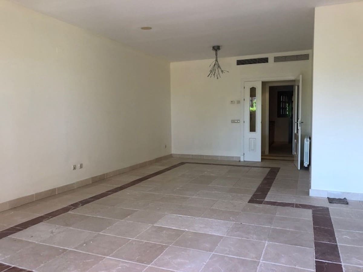 2 quarto Apartamento para venda em Estepona com piscina garagem - 299 000 € (Ref: 10001529)