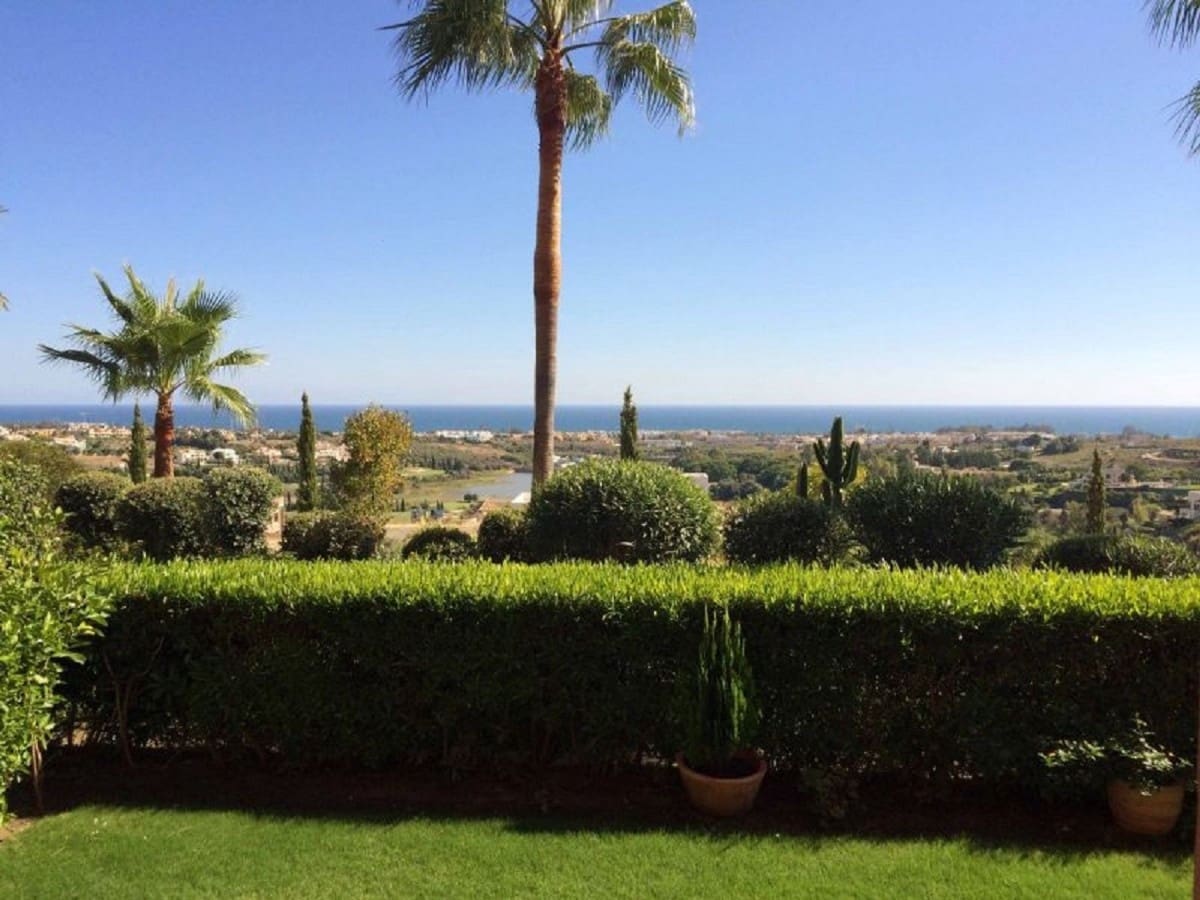 2 quarto Apartamento para venda em Estepona com piscina garagem - 299 000 € (Ref: 10001529)