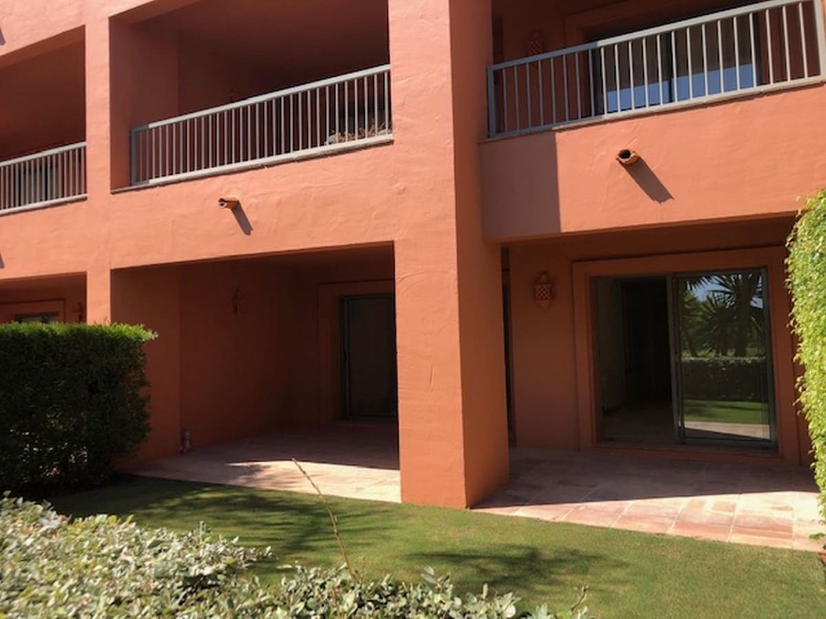2 quarto Apartamento para venda em Estepona com piscina garagem - 299 000 € (Ref: 10001529)