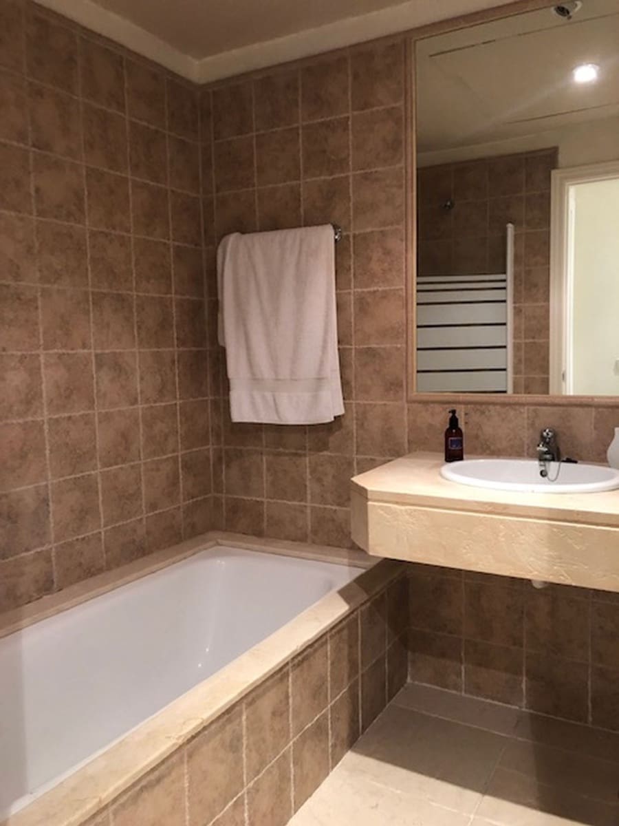 2 quarto Apartamento para venda em Estepona com piscina garagem - 299 000 € (Ref: 10001529)
