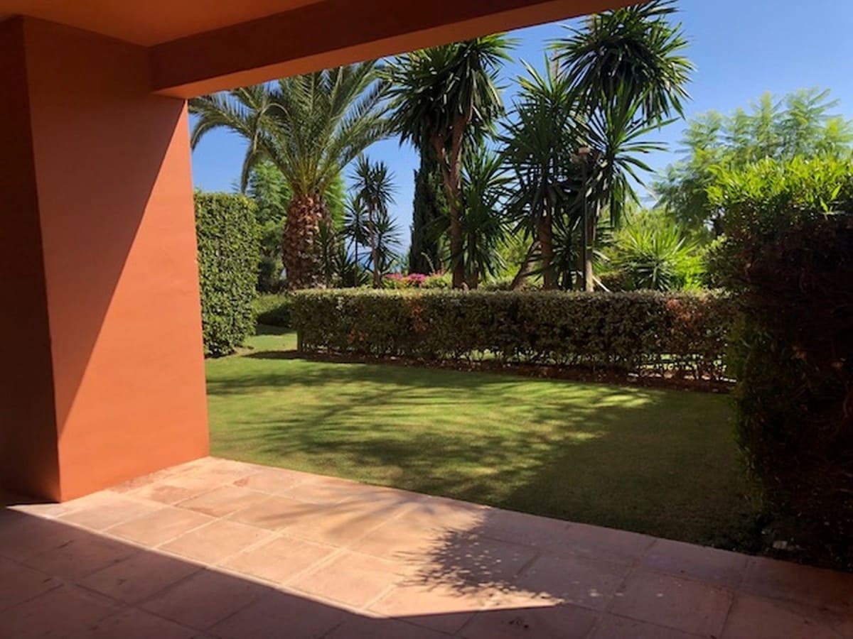 2 quarto Apartamento para venda em Estepona com piscina garagem - 299 000 € (Ref: 10001529)