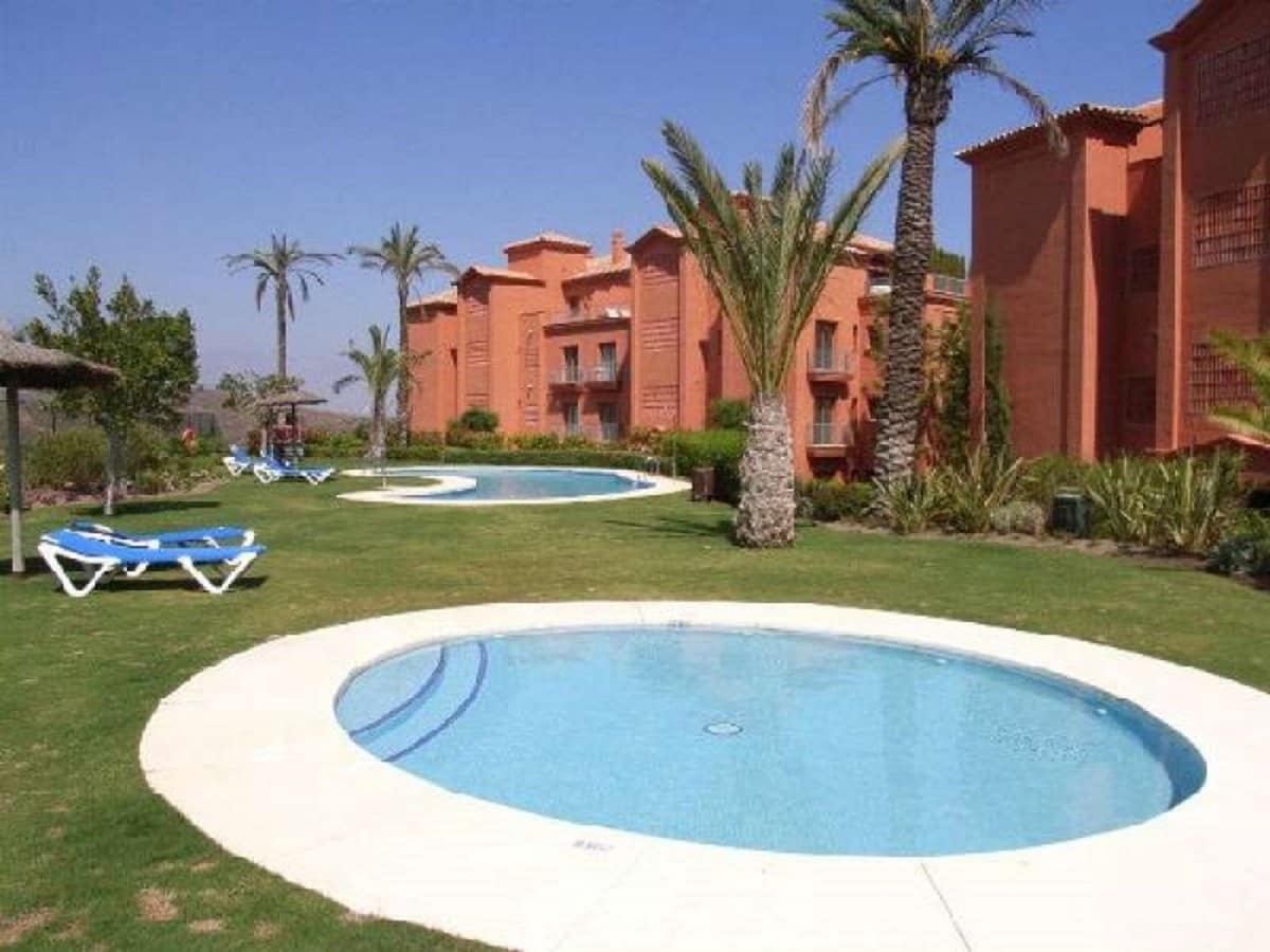 2 quarto Apartamento para venda em Estepona com piscina garagem - 299 000 € (Ref: 10001529)