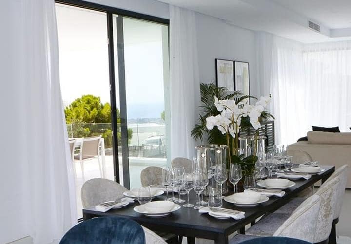 5 soverom Villa til salgs i Marbella med svømmebasseng garasje - € 3 450 000 (Ref: 10001530)